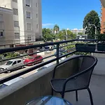 Stylish Apartment With Balcony Cozy Stay In Excellent Location